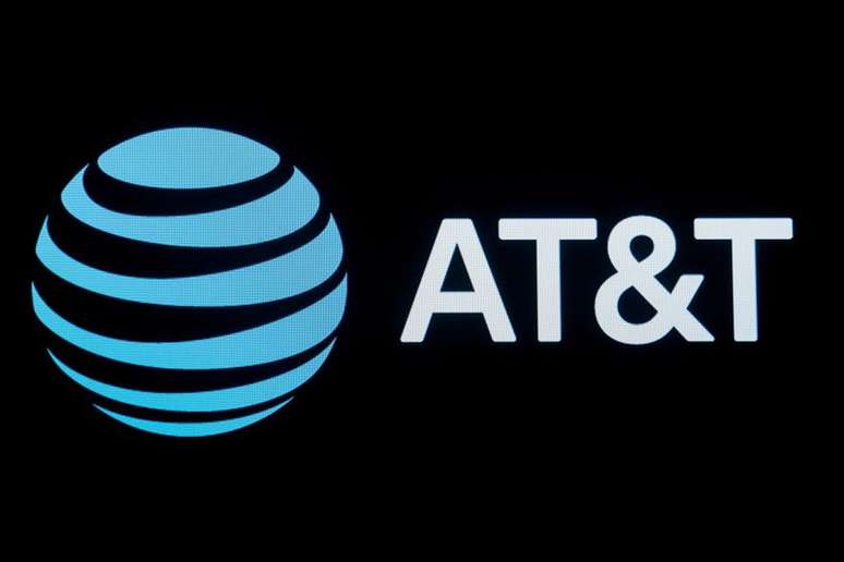 Logotipo da AT&T na Bolsa de Nova York. 18/9/2019. REUTERS/Brendan McDermid