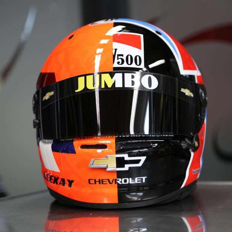 Rinus VeeKay homenageou o "holand&ecirc;s voador" em seu capacete nas 500 Milhas de 2020.