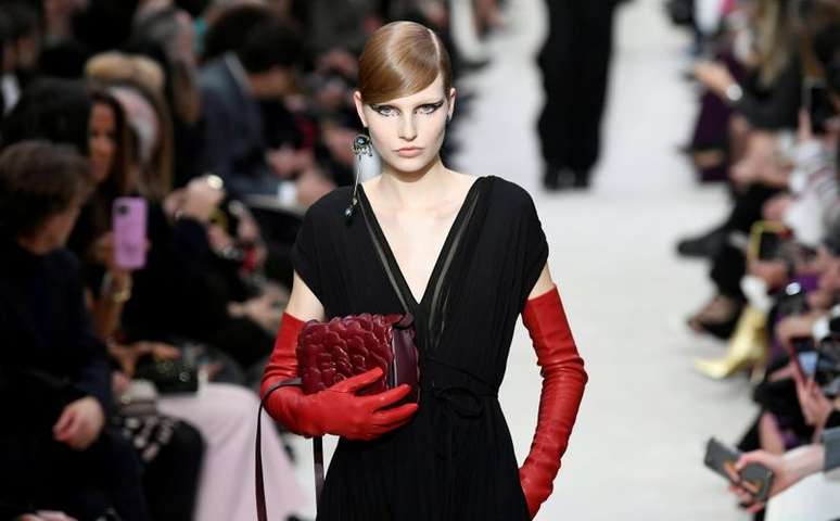 Modelo desfila criação da Valentino na Semana de Moda de Paris 2020/2021
01/03/2020
REUTERS/Piroschka van de Wouw