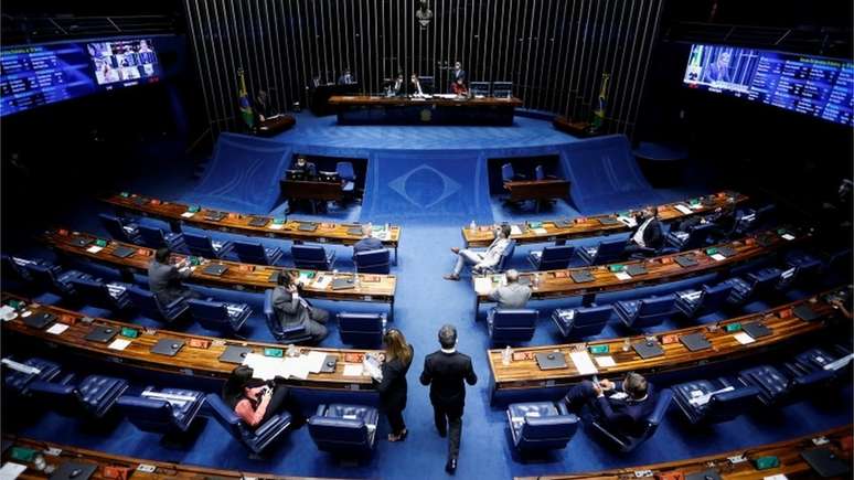 Dos 81 parlamentares em exerc&iacute;cio no Senado, apenas 12 s&atilde;o mulheres (menos de 15%)