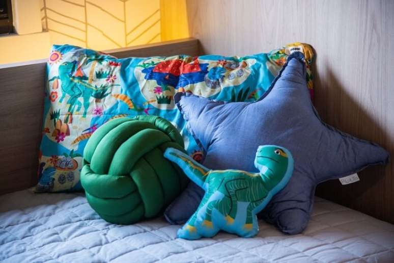 7. Kit almofadas infantil para quarto temático de dinossauros. Fonte: JuBa Arquitetando Ninhos