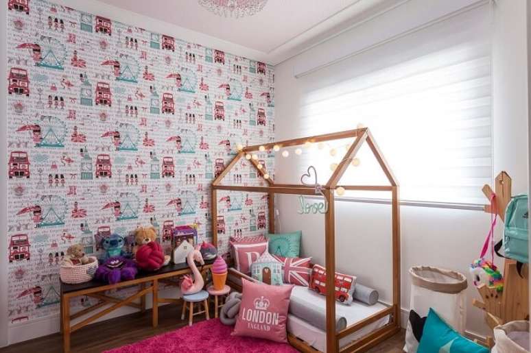 13. Algumas almofadas decorativas para quarto infantil são com temática de Londres. Fonte: KZ Arquitetura e Interiores