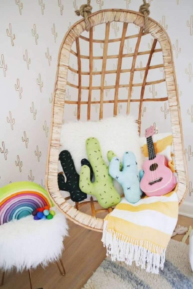 2. As almofadas infantil decorativas em formato de cacto fazem muito sucesso com o p&uacute;blico. Fonte: Decostore