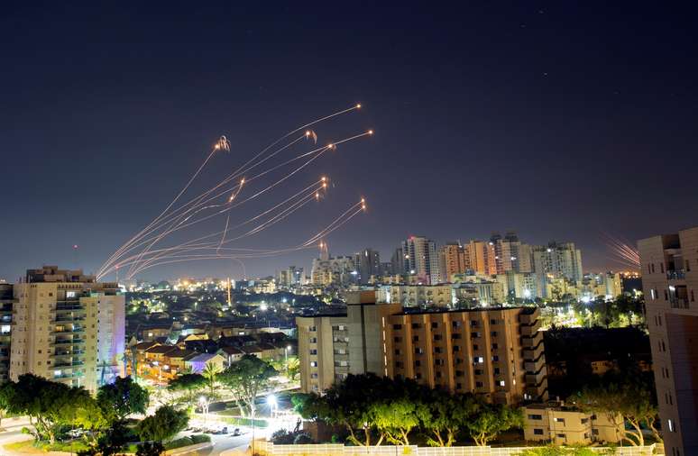 De acordo com as Forças de Defesa de Israel, durante o atual conflito, palestinos lançaram mais de 1.600 mísseis contra o país e a taxa de interceptação foi de 90%
