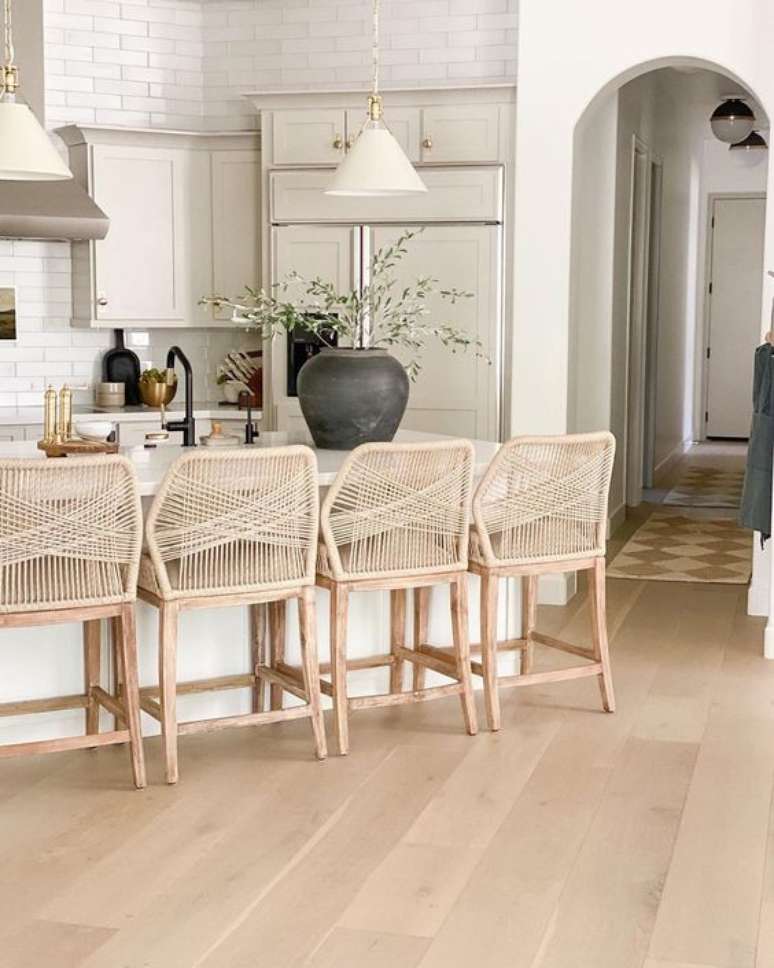 32. Cadeira de palha para cozinha moderna &ndash; Foto Pinterest