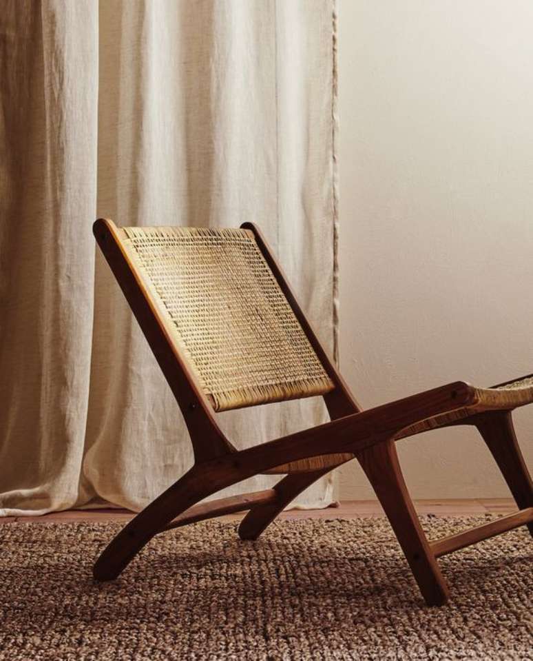 27. Cadeira de palha e madeira para sala de estar – Foto Zara Home
