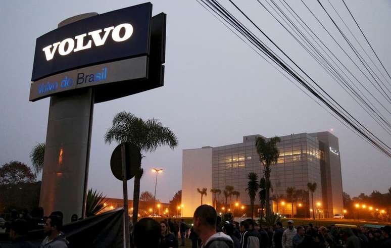 F&aacute;brica da Volvo em Curitiba (PR) 
18/05/2015
REUTERS/Rodolfo Buhrer
