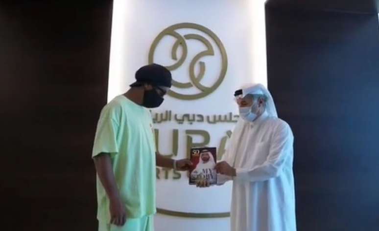 Ronaldinho visita Dubai (Foto: Reprodução/Instagram Ronaldinho)