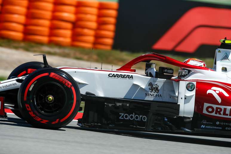 Kimi Raikkonen em volta rápida na sessão de classificação para o GP da Espanha.