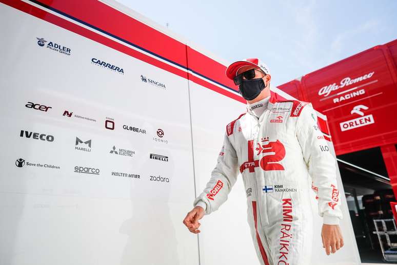 As marcas dos patrocinadores n&atilde;o s&atilde;o expostas apenas nos carros ou nos uniformes das equipes.