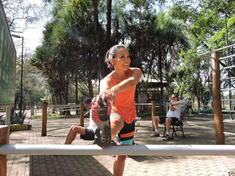 Cris Ikeda no aquecimento antes de corridas