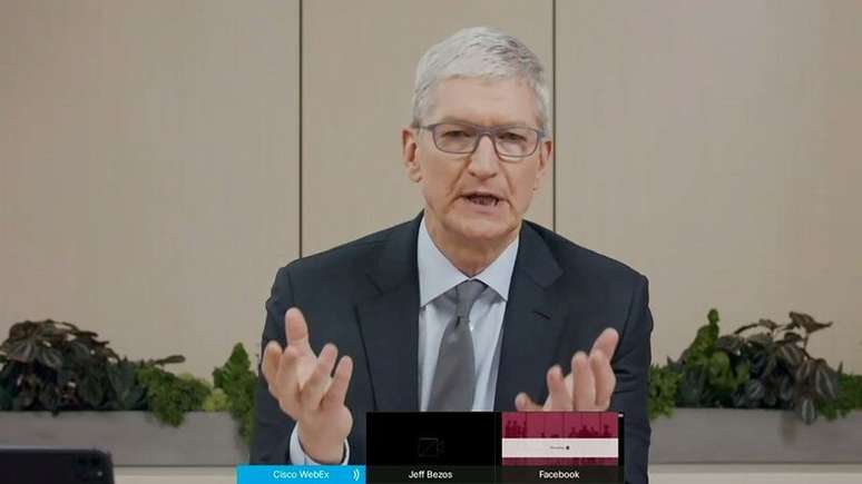 Tim Cook, presidente-executivo da Apple. 29/07/2020.  Comitê Judiciário da Câmara dos Deputados dos EUA via REUTERS