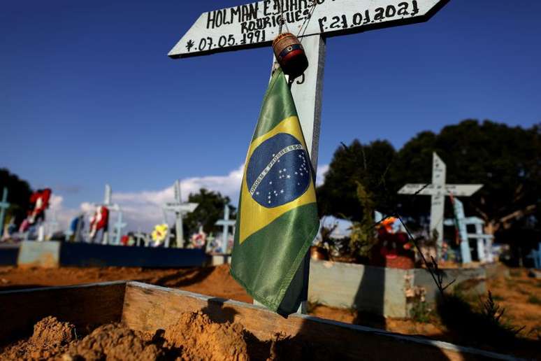 Túmulo de vítima da Covid-19 no cemitério Parque Taruma, em Manaus (AM) 
20/05/2021
REUTERS/Bruno Kelly