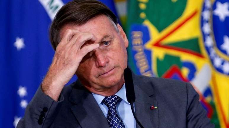 Alguns depoentes da CPI afirmaram que pessoas de fora do ministério aconselhavam Bolsonaro no enfrentamento da pandemia; nomes próximos ao presidente negaram isso