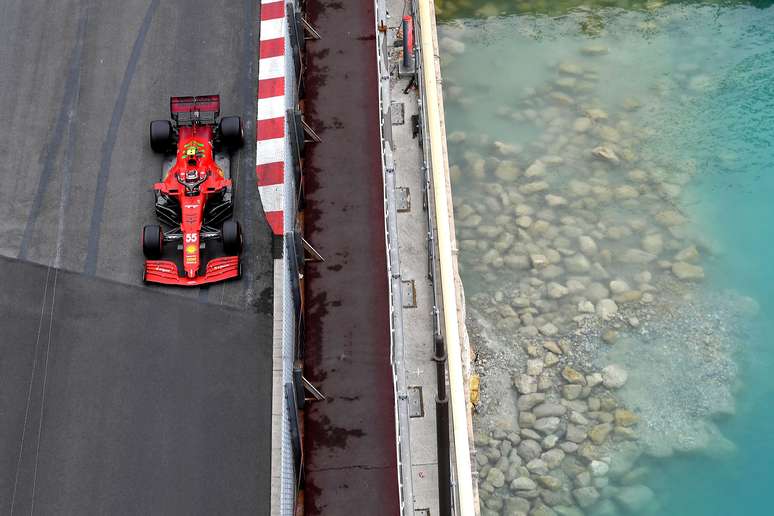 A Ferrari est&aacute; surpreendentemente forte e na luta pela ponta em M&ocirc;naco 