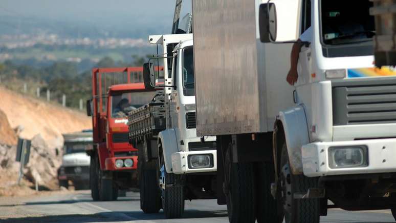 Assim como serviços médicos, transporte de cargas foi definido por decreto presidencial como atividade essencial