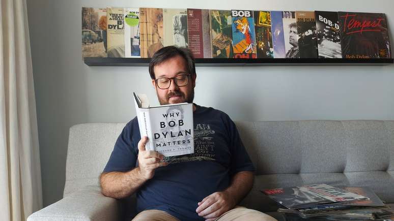 Editor do site Dylanesco e um dos maiores bibli&oacute;filos do artista no Brasil, com mais de 100 t&iacute;tulos, Pedro Couto j&aacute; assistiu a tr&ecirc;s shows do cantor: um em 2008 e dois em 2012, todos em S&atilde;o Paulo