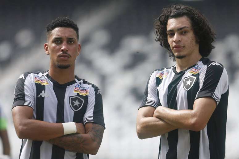 Kauê e Matheus Nascimento fizeram dois dos três gols da vitória alvinegra (Foto: Vítor Silva/Botafogo)