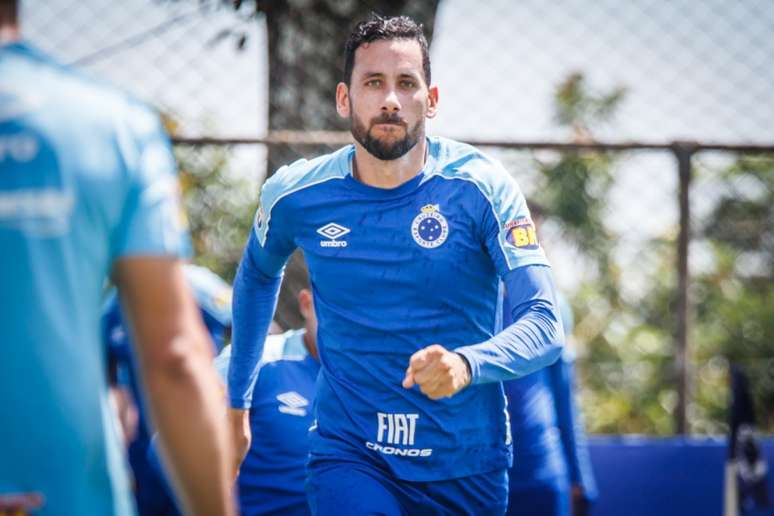 Ariel Cabral em ação pelo Cruzeiro (Foto: Vinnicius Silva/Cruzeiro)