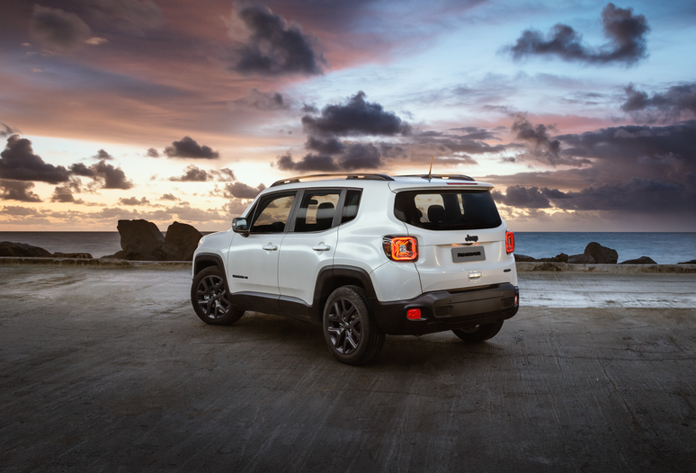 Jeep Renegade: lideran&ccedil;a apertada em maio e folgada no ano.