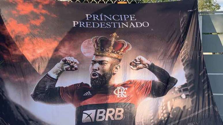 A nova bandeira da Raça Rubro-Negra em homenagem ao atacante Gabigol (Foto: Reprodução/Raça Rubro Negra)