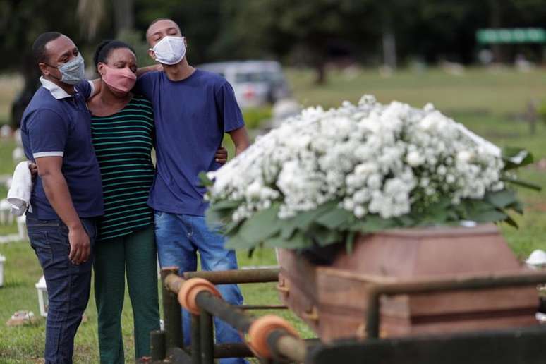 Enterro de vítima da Covid-19 em Brasília (DF) 
29/04/2021
REUTERS/Ueslei Marcelino