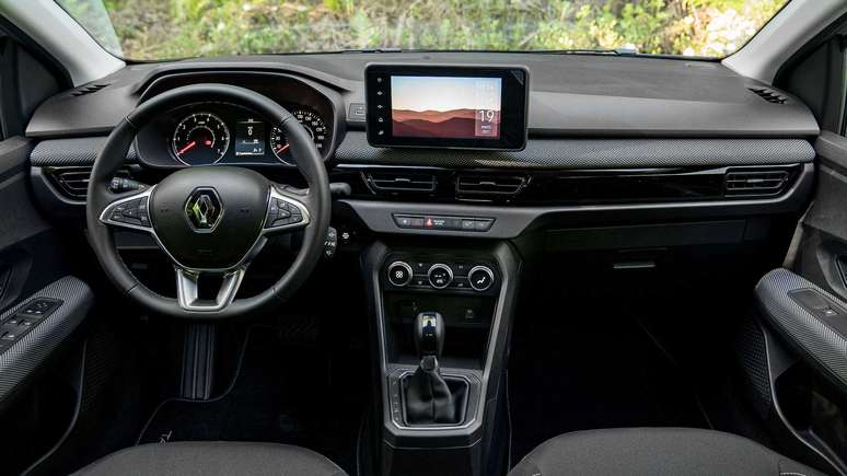 Versão topo de linha do Renault Taliant conta com central multimídia de 8’’.