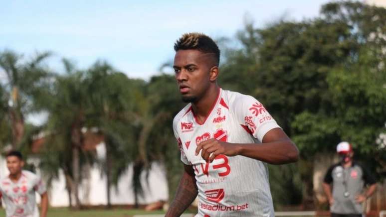 Kelvin foi um dos reforços do Vila para a temporada 2021 (Foto: Douglas Monteiro/Vila Nova)