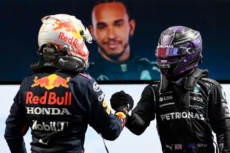 Max Verstappen e Lewis Hamilton 