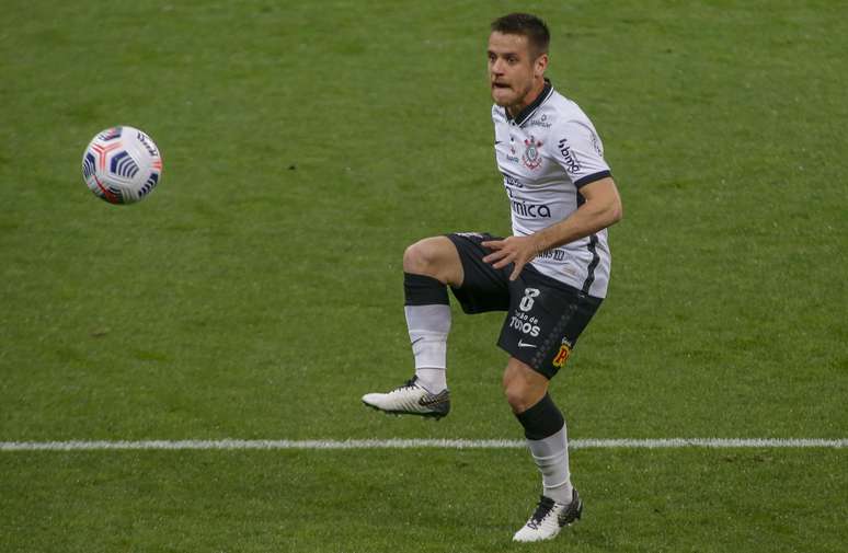 Ramiro marcou duas vezes pelo Corinthians pela Sul-Americana