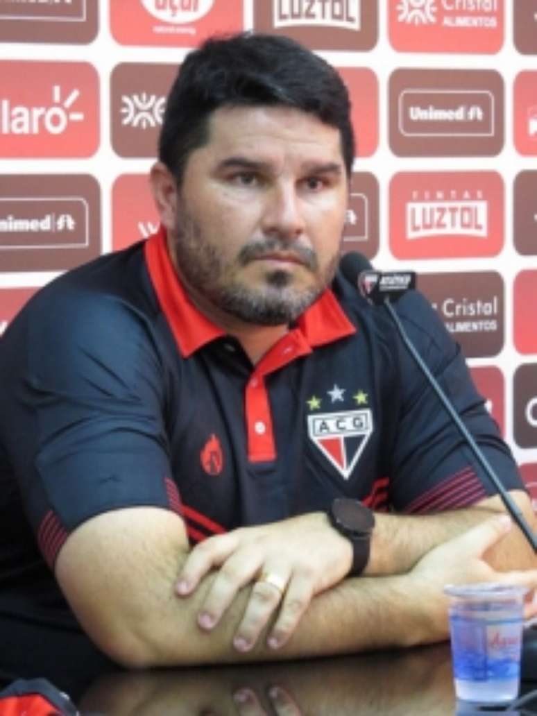 Presidente do Atlético-GO anuncia saída do técnico Eduardo Barroca
(Foto: Divulgação/Atlético-GO)