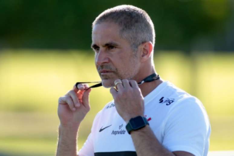 Sylvinho: de volta ao Brasil (Foto: Rodrigo Coca/Ag. Corinthians)