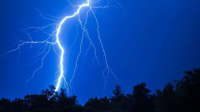 O m&eacute;dico teve uma experi&ecirc;ncia pr&oacute;xima da morte quando foi atingido pelo raio