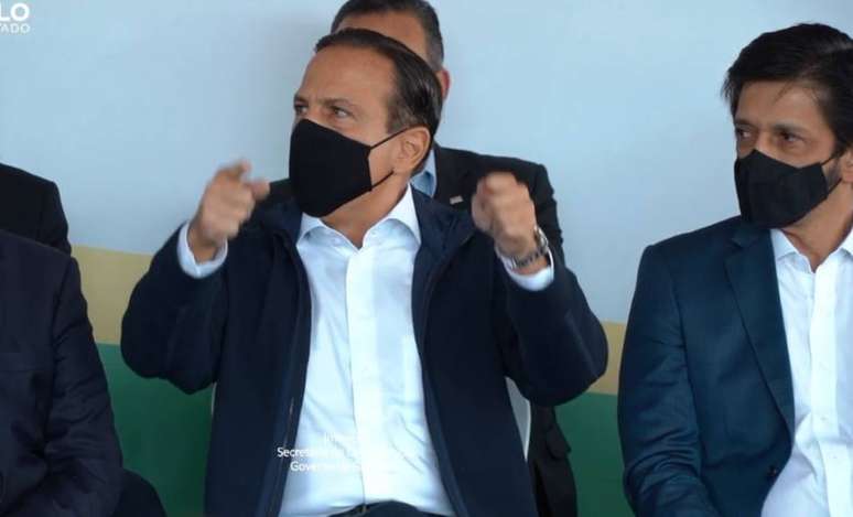 O governador João Doria nesta sexta, 28, durante bate-boca com a deputada Carla Zambelli