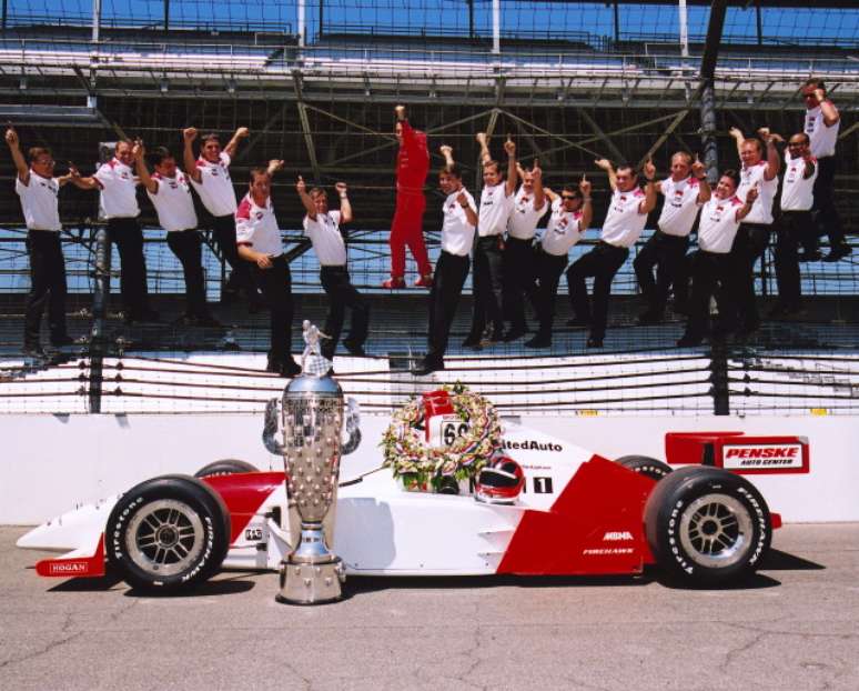 H&eacute;lio Castroneves em sua primeira vit&oacute;ria, em 2001.