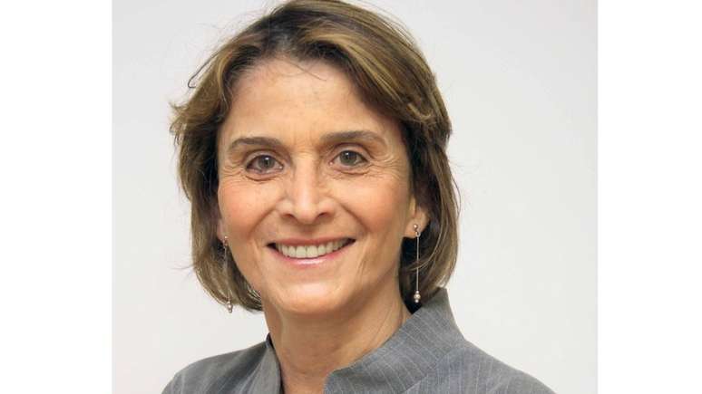 Vice-presidente da ABC, Helena Nader afirma que autoridades brasileiras enxergam a área da ciência e tecnologia como gasto, não como investimento