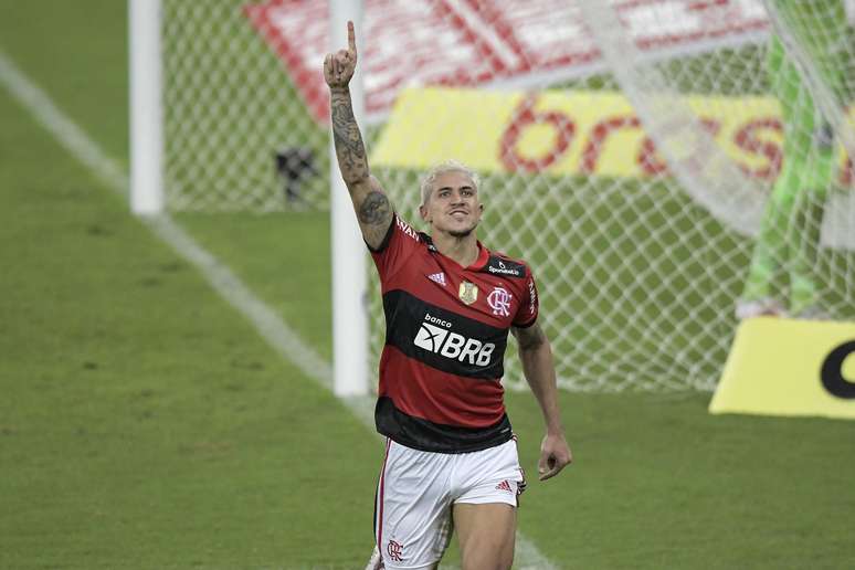 Com gol de Pedro, Flamengo bate o Palmeiras no Maracanã