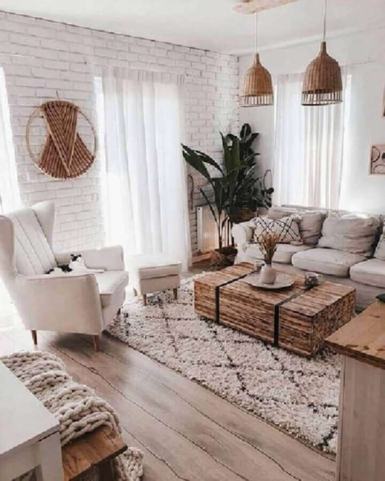 44. Decoração estilo escandinavo para sala de visita com luminária rústica – Foto: Apartment Therapy