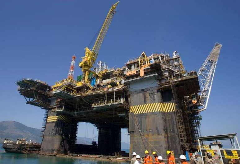 Plataforma P-51 da Petrobras em Angra dos Reis, no Rio de Janeiro
REUTERS/Bruno Domingos