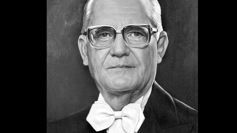 Em mar&ccedil;o de 1974, o general Ernesto Geisel assumiu a Presid&ecirc;ncia no lugar do general M&eacute;dici; textos da imprensa eram censurados