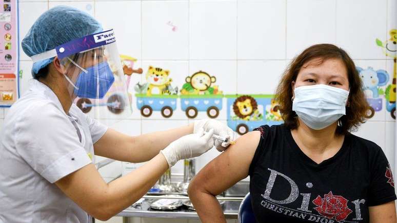 Pouco mais de 1% da população do Vietnã recebeu pelo menos uma dose da vacina covid-19