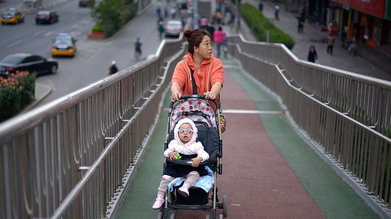 Cerca de 12 milhões de bebês nasceram na China no ano passado, o menor número de nascimentos registrados desde 1960
