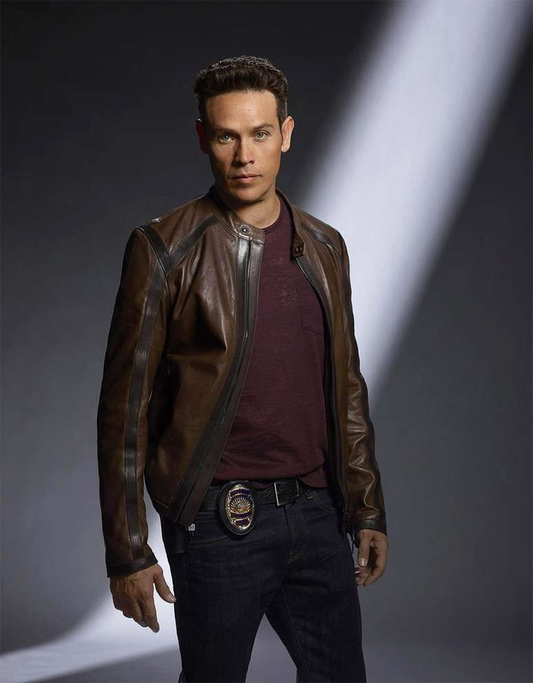 Kevin Alejandro diz que nem morte o tira de 'Lucifer'