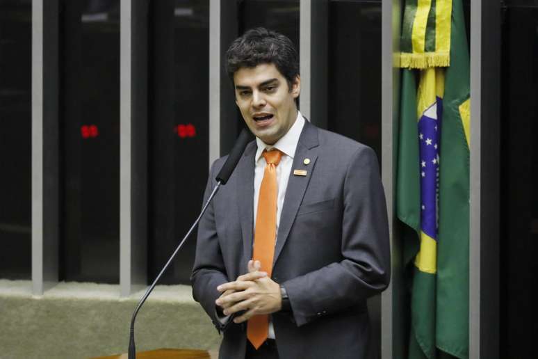 Ala do Novo quer emplacar deputado Thiago Mitraud como pré-candidato à Presidência