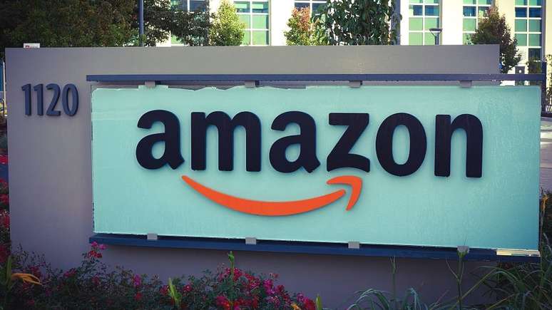 A Amazon abandonou seu sistema de recrutamento de intelig&ecirc;ncia artificial em 2018