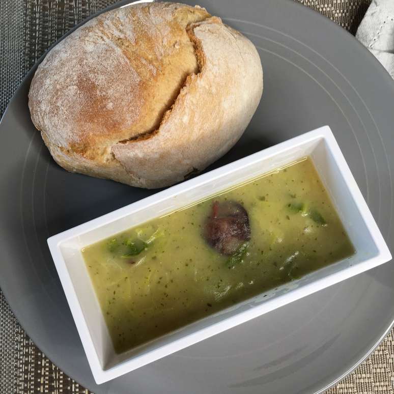 Receitas para o card&aacute;pio de inverno da fam&iacute;lia - caldo verde