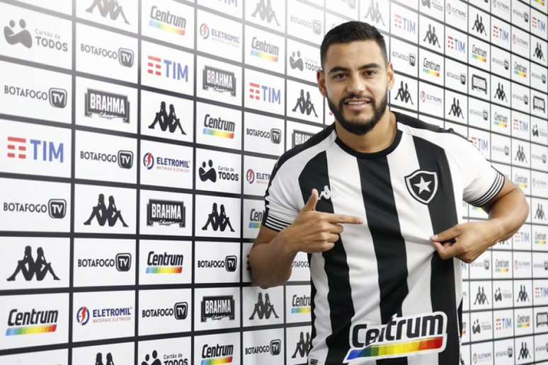 Barreto com a camisa do Botafogo (Foto: Vítor Silva/Botafogo)