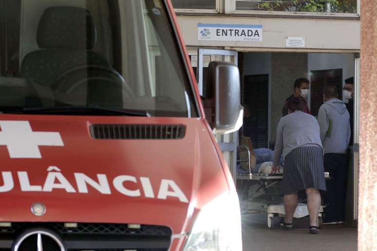 Chegada de pacientes no Hospital de Clínicas, em Campinas (SP)