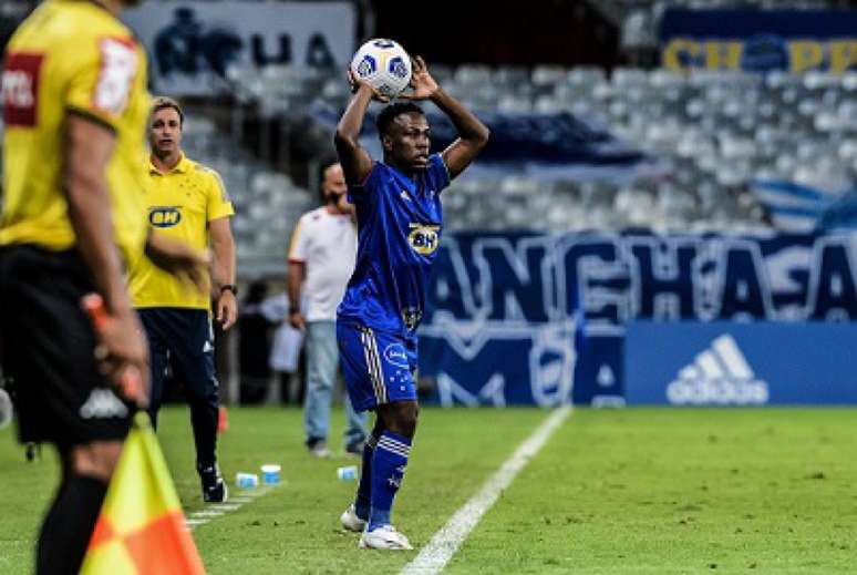 Klebinho chegou recentemente ao Cruzeiro, mas terá de ficar de fora da equipe até que se comprove que não pegou Covid-19-(Gustavo Aleixo/Cruzeiro)