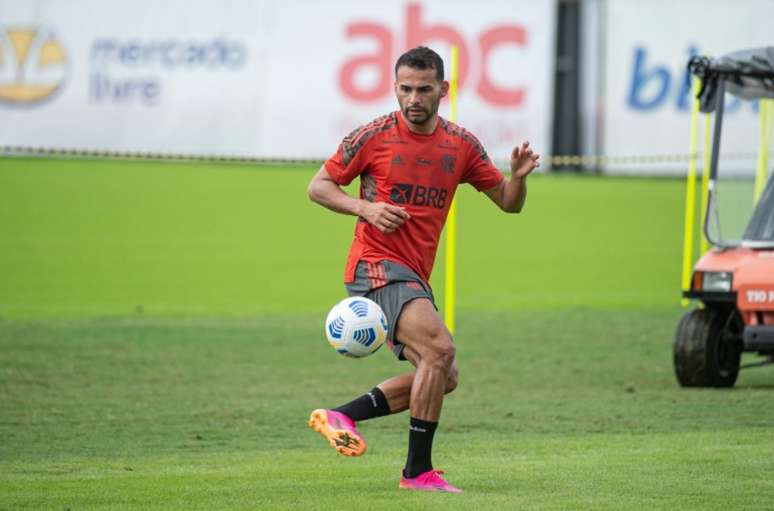 Thiago Maia durante a atividade desta manhã (Foto: Alexandre Vidal / Flamengo)